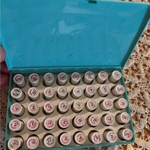 Avon Lipstick Sample Set Assorted Pinks and Neutrals